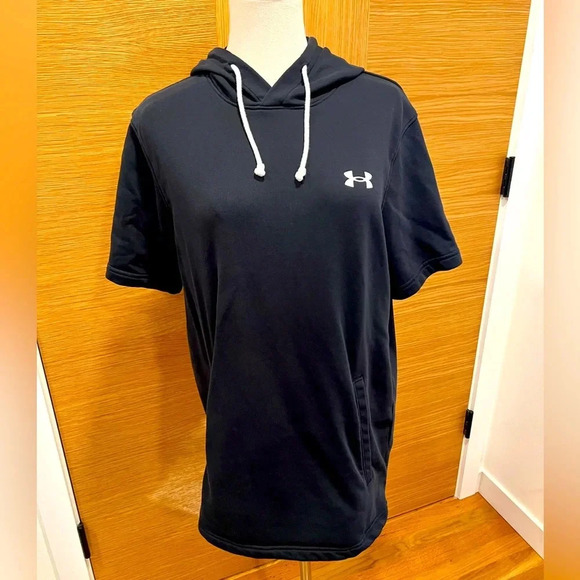 UNDER ARMOUR -Short sleeve mens sweatshirt BLACK Size Medium - Picture 1 of 5